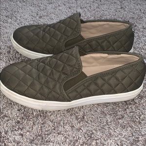 Olive green steve maddens